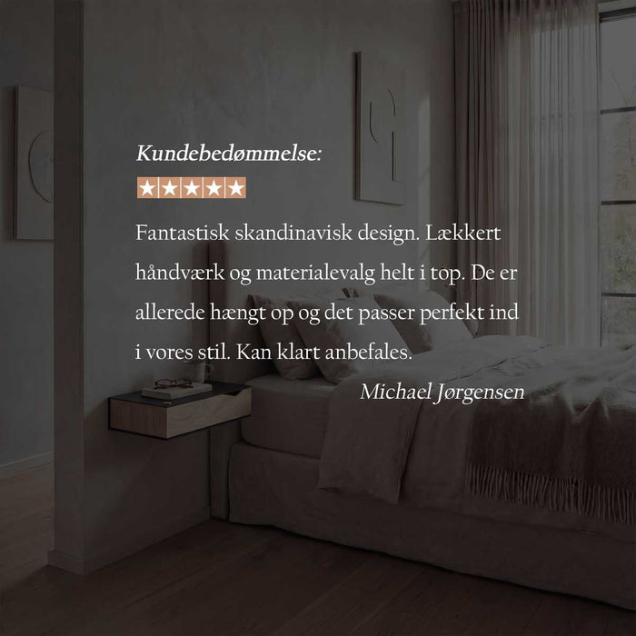 Sengeborde 2 stk. væghængt: BESIDE - sort m. egetræsskuffe
