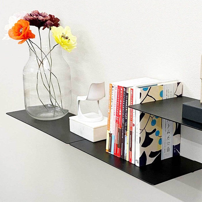 Kleines Bücherregal – EVOLVE – aus massiver Eiche